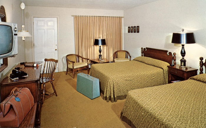 Bay Inn of Petoskey (Christiannasborg Motel) - Vintage Postcard Back (newer photo)